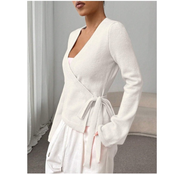 White Wrap Tie Side Cardigan Long Sleeve V-Neck - Picture 2 of 9